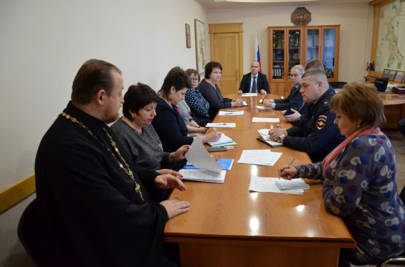 Протоиерей Роман Амплеев в Новошахтинске принял участие в организационном комитете по проведению новогодних и рождественских мероприятий