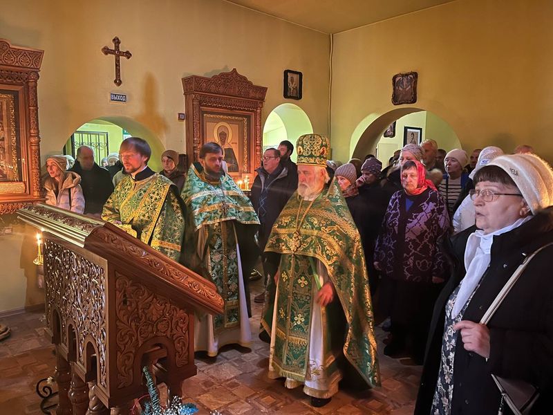 Торжественное богослужение в день памяти святой Ксении Петербургской в Шахтах