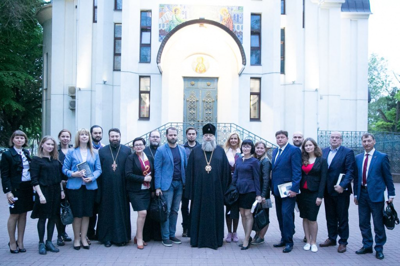 В пасхальной встрече митрополита Меркурия с представителями региональных СМИ принял участие епархиальный древлехранитель И.Г. Шарков