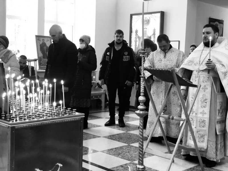 В день памяти Архистратига Божия Михаила и прочих Небесных Сил бесплотных в Державном храме г. Донецка совершено праздничное богослужение