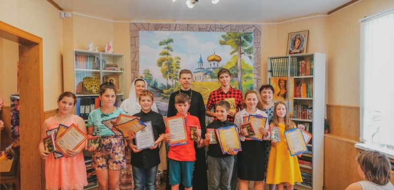 В воскресной школе «Азы Православия» Донецкого Успенского Архиерейского подворья подвели итоги учебного года