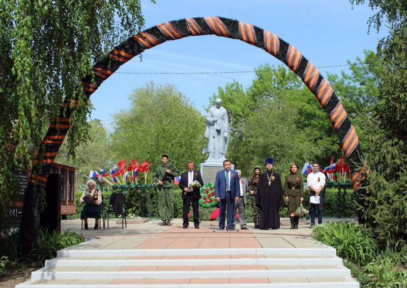 Благочинный приходов Кашарского округа иерей Георгий Грошев принял участие в митинге, посвящённом 73-й годовщине победы в Великой Отечественной войне