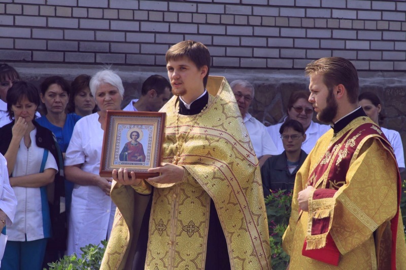 В противосиликозном диспансере г. Шахты по случаю Дня шахтера совершен молебен с водосвятием