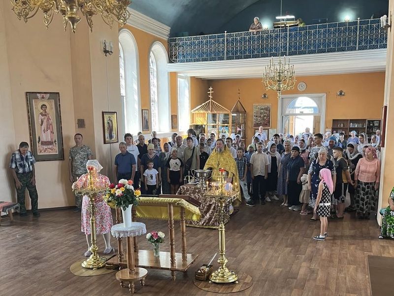 Молебен на начало учения в Свято-Никольском храме