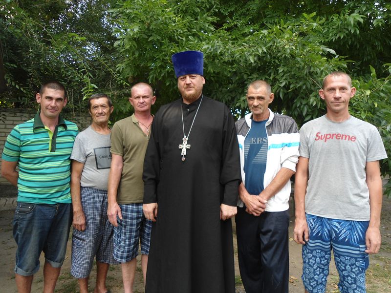 Путь к духовному оздоровлению». Протоиерей Вячеслав Лавлинский провел беседу об унынии с пациентами туберкулезного диспансера г. Каменск-Шахтинский