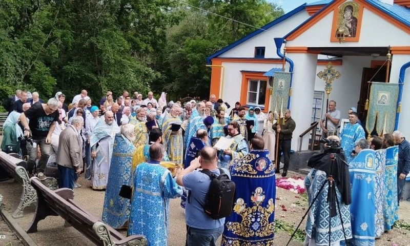 Престольный праздник и освящение колокольни в храме Владимирской иконы Божией Матери хутора Можаевка   