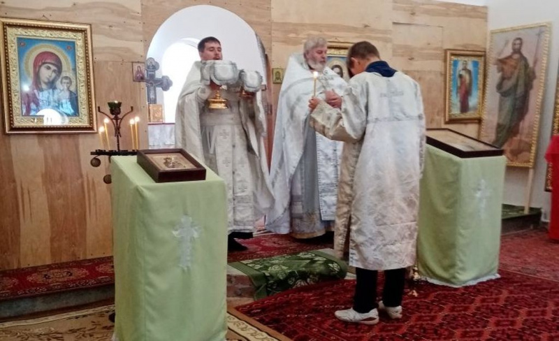 Торжественным богослужением отметили престольный праздник в храме в честь Архистратига Михаила хут. Елкин