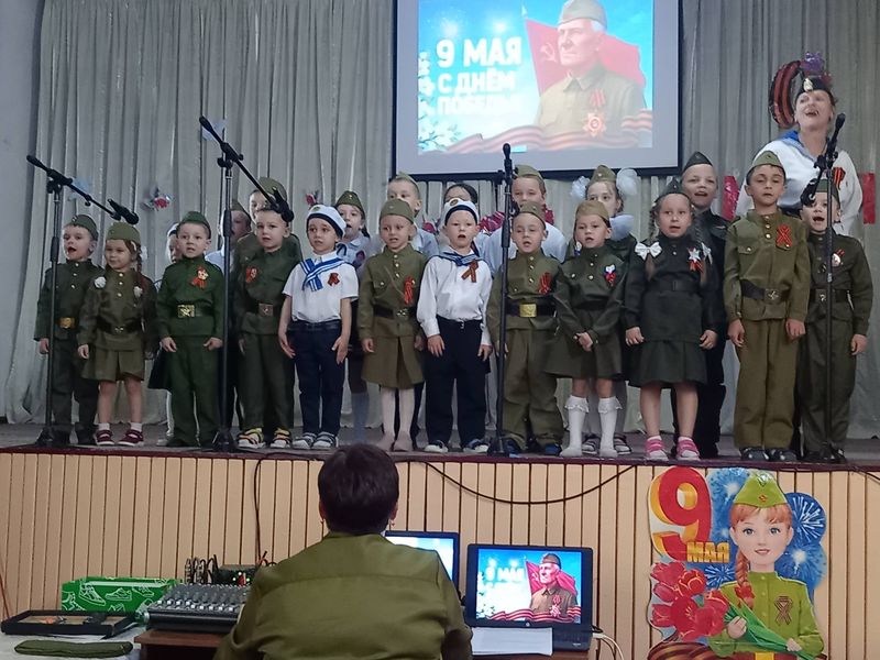 В станице Манычской прошёл праздничный концерт ко Дню Победы