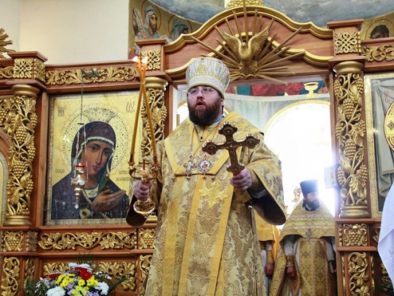 Управляющий Шахтинской епархией епископ Игнатий совершил Литургию в Покровском кафедральном соборе г. Шахты