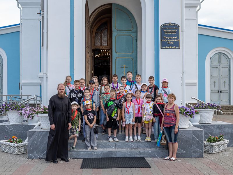 Ученики школы № 38 города Шахты посетили Покровский кафедральный собор