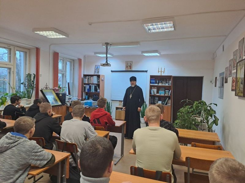 В поисках Царства: на кинолектории в Миллеровском казачьем техникуме поговорили о вечных ценностях