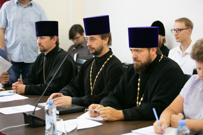 Председатель епархиального Отдела религиозного образования принял участие в заседании комитета по организации XXIV Димитриевских образовательных чтений