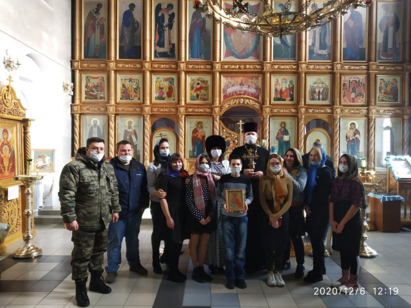 В храме Донской иконы Божией Матери г. Новошахтинска прошел круглый стол «Православное добровольчество – пример безвозмездного служения ближнему»