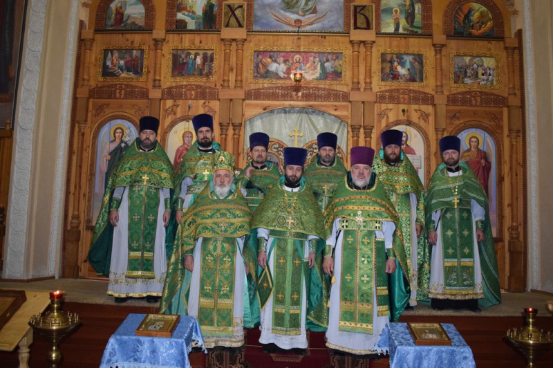 В день памяти преподобного Сергия Радонежского в храме святого князя Владимира состоялось соборное богослужение духовенства Александровск-Грушевского благочиния