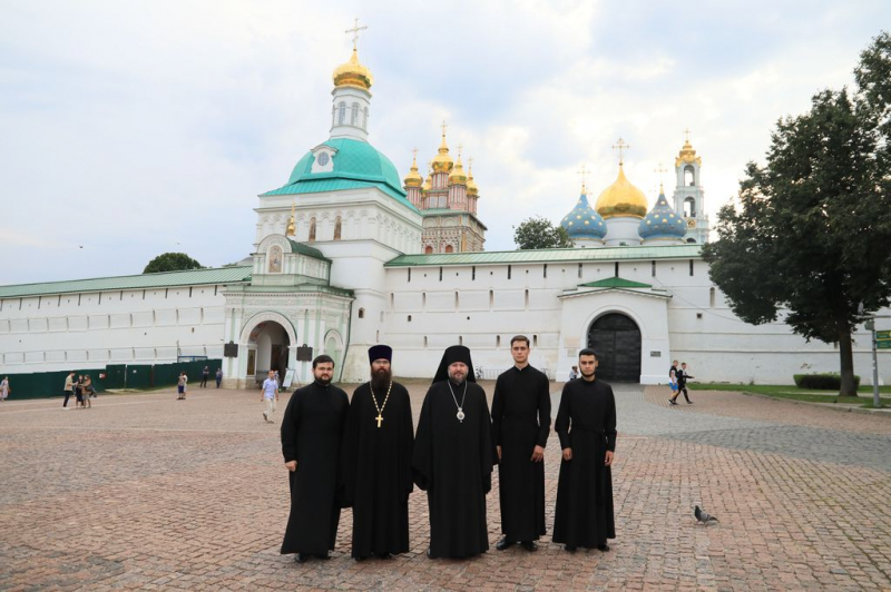 Преосвященнейший епископ Симон прибыл в Свято-Троицкую Сергиеву Лавру для поклонения великим святыням христианского мира