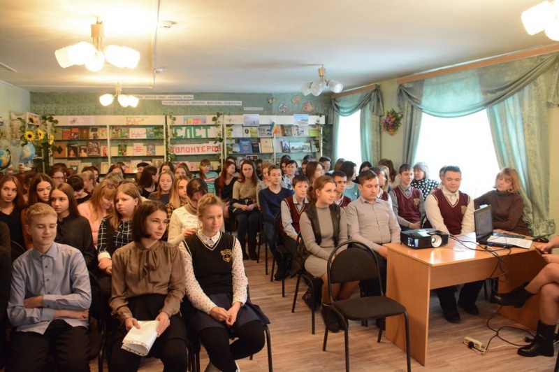 Включаясь в общий проект Донской метрополии «Милосердие-на-Дону», в г. Донецке прошел слет добровольцев образовательных учреждений