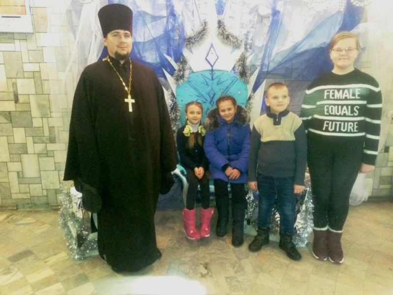 «Архиерейскую елку» в ГДК г. Шахты посетили ети от прихода Архистратига Михаила Багаевского благочиния