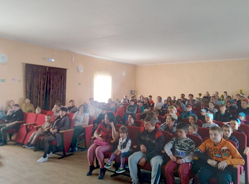 Выездной гуманитарный центр Шахтинской епархии посетил нуждающихся жителей отдаленных населенных пунктов Каменского района