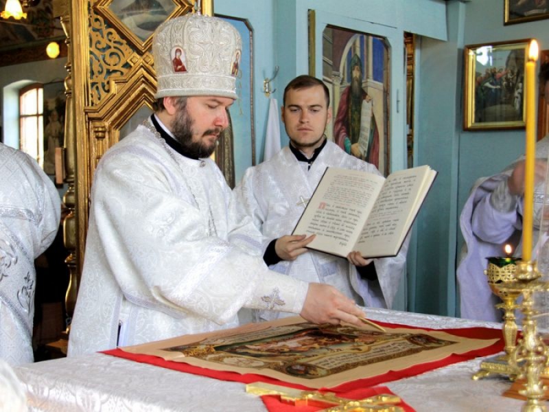 В престольный день епископ Симон совершил праздничную Божественную литургию в храме Вознесения Господня г. Шахты