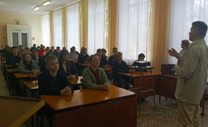 Руслан Анатольевич Ткаченко провел встречу со студентами Миллеровского ДСХТ
