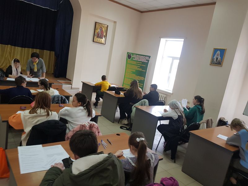 Благочиннический тур Кирилло-Мефодиевской олимпиады по Священной истории и Закону Божьему состоялся в городе Каменск-Шахтинский