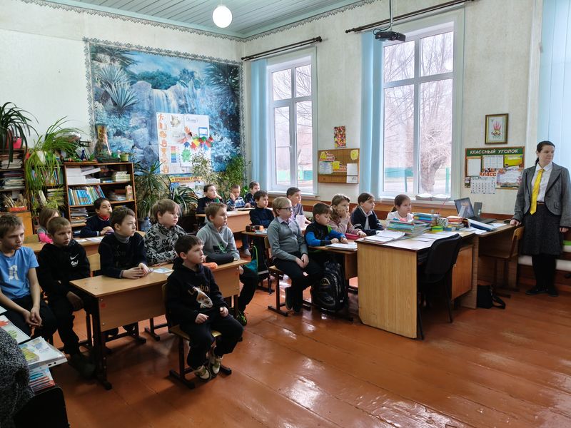 В начальных классах прошло занятие, посвящённое Дню православной книги