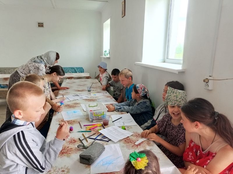 В воскресной школе Первомайского изучали видимый и невидимый мир и играли в «Реставрацию картин»
