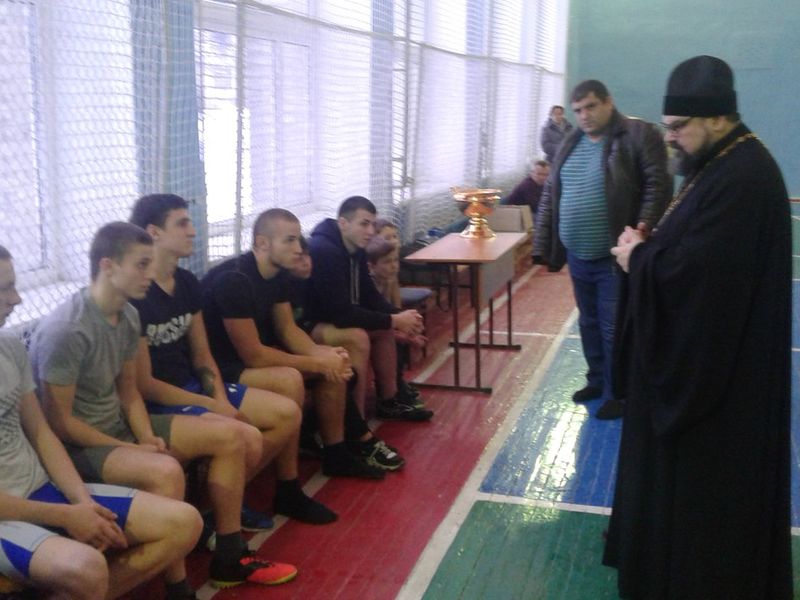 В г. Новошахтинске совершили чин освящения спортивного зала секции армейского рукопашного боя