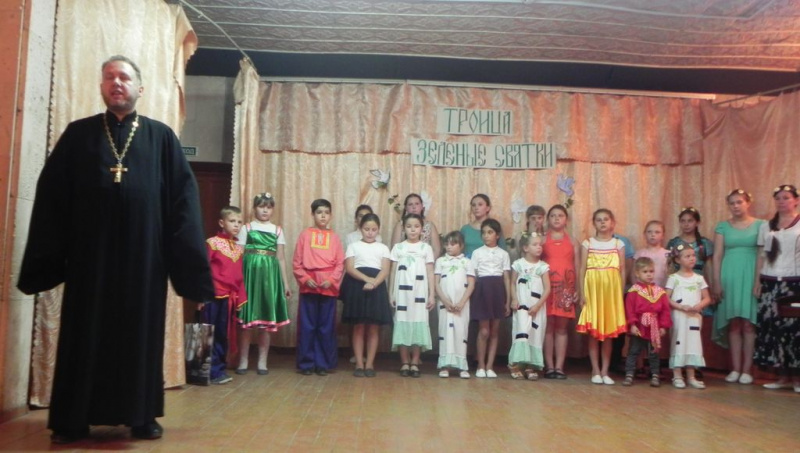 В пос. Садовом Багаевского благочиния прошел праздник, посвященный Дню Святой Троицы
