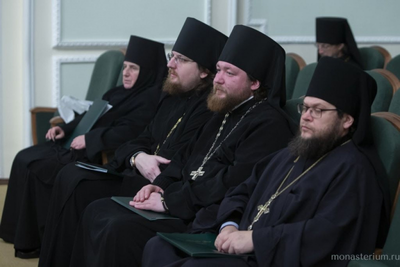 С благословения Преосвященнейшего  Владыки Симона ,епископа Шахтинского и Миллеровского, благочинный над монастырями иеромонах Димитрий (Яроцкий) принял участие в собрании