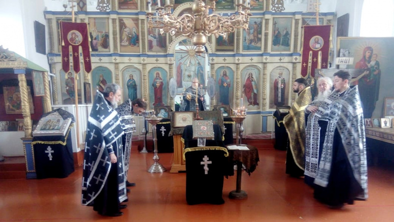 В храме святителя Николая станицы Еланской состоялось соборное богослужение Верхнедонского благочиния