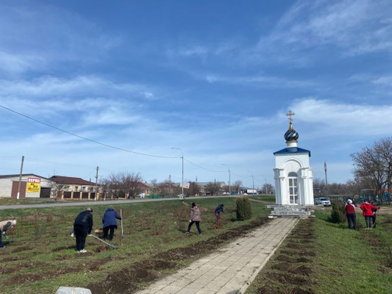 В Бессергеневском поселении навели порядок возле часовен