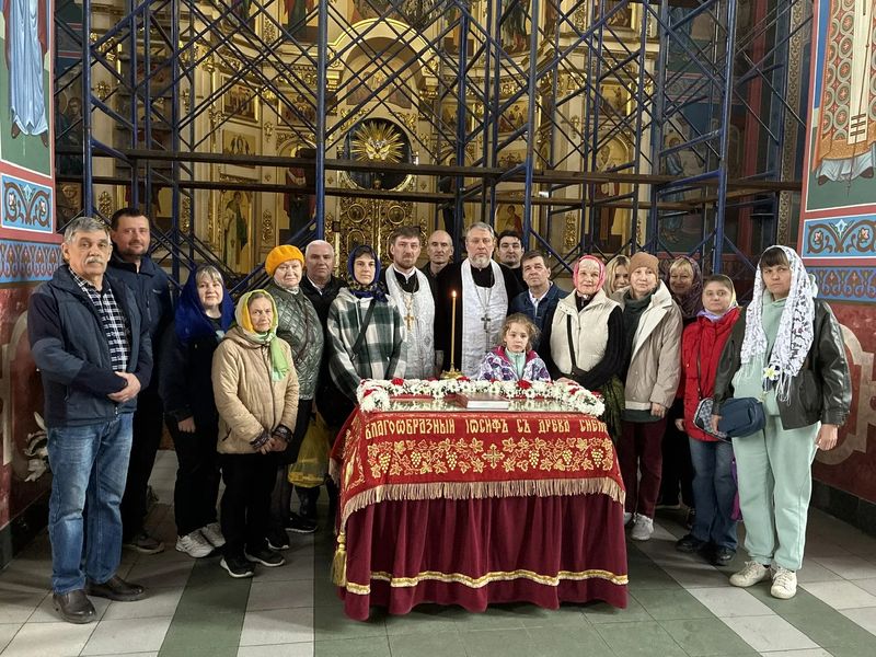 Каменская община глухих и слабослышащих  в честь святого праведного Иоанна Кронштадского отметила праздник Воскресения Христова: совершен молебен с сурдопереводом   