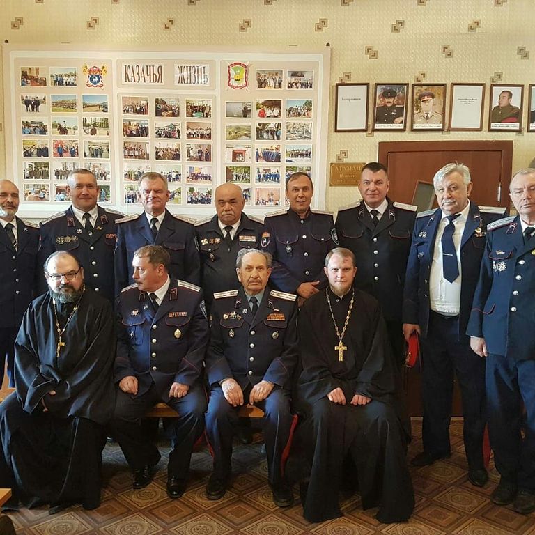 Клирики Шахтинской епархии приняли участие в работе Совета Атаманов Донецкого округа прошедшего в г. Зверево