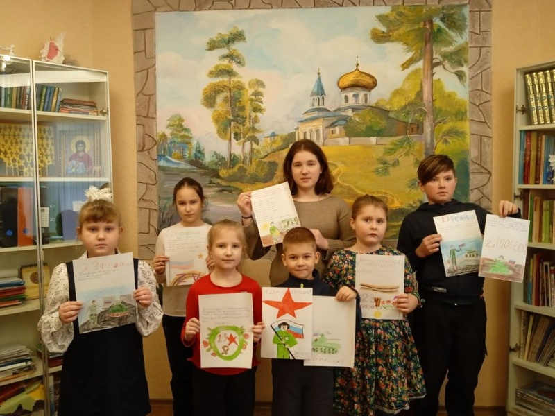 Ко Дню защитника Отечества учащиеся воскресной школы подготовили стенгазету о священниках, прошедших военную службу в «горячих точках»