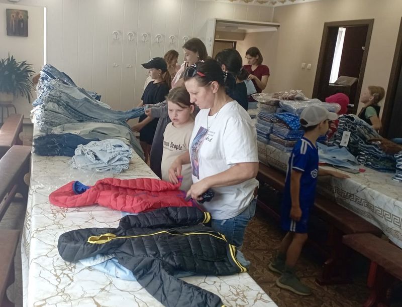 Приход храма Иоанна Предтечи станицы Боковской регулярно оказывает помощь нуждающимся семьям