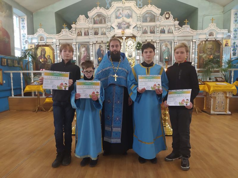 При храме Архистратига Михаила награжден творческий коллектив ребят за участие во Всероссийском конкурсе