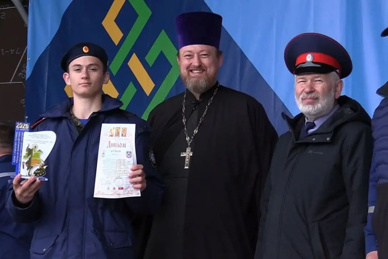 Командование 163-го танкового полка поблагодарило руководителя отдела по взаимодействию с казачеством за помощь и духовное окормление