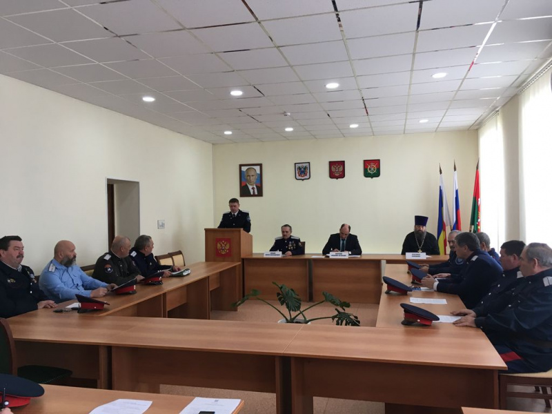 Духовник Глубокинского юрта иерей Павел Лукошкин принял участие в заседании Совета по делам казачества при главе Администрации Каменского района