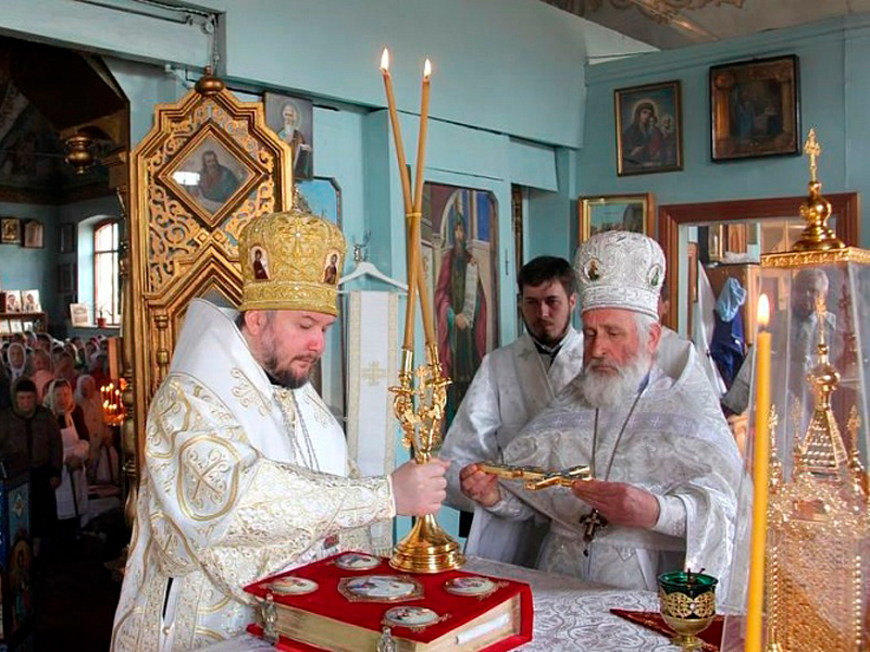 В двунадесятый праздник Вознесения Господня Преосвященнейший епископ Симон совершил Божественную литургию в Вознесенском храме г. Шахты