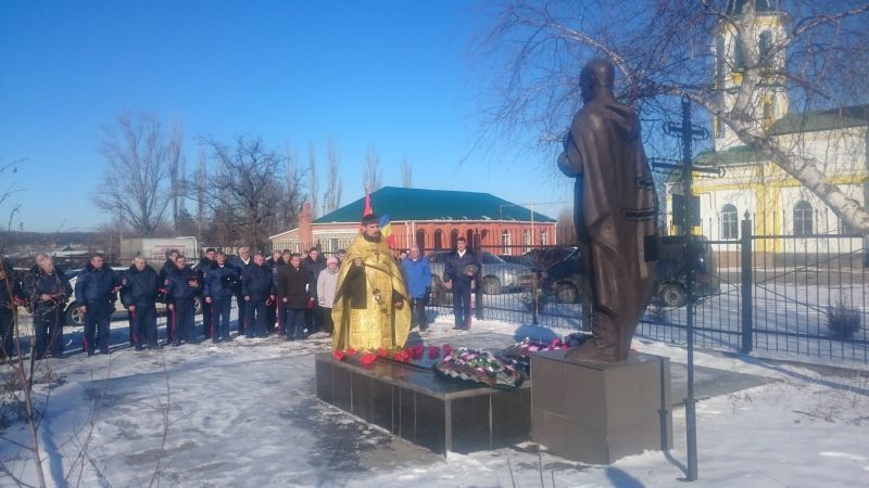 Иерей Иоанн Трофимов принял участие в митинге, посвященном 74-й годовщине освобождения поселка Аютинский от немецко-фашистских захватчиков
