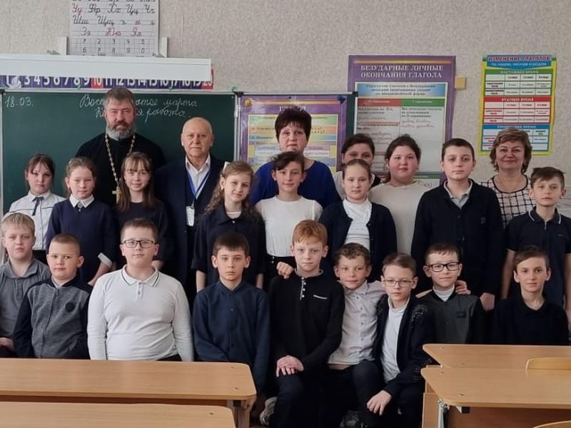 Иерей Андрей Ковалев, совместно с сотрудниками библиотеки «Истоки», принял участие в мероприятии, посвящённом дню православной книги