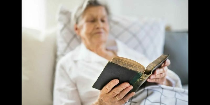 ГОВОРЯТ, НА ВОЙНЕ АТЕИСТОВ НЕТ. А ЧЕМ БОЛЕЗНЬ НЕ ВОЙНА?..