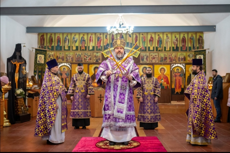 В субботу второй седмицы Великого поста Преосвященнейший епископ Симон совершил Божественную литургию в храме великомученика Пантелеимона поселка Майский