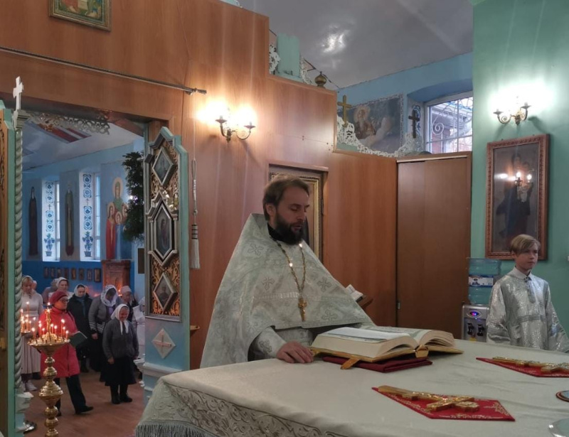 В храме Архистратига Михаила поселка Каменоломни отметили престольный праздник