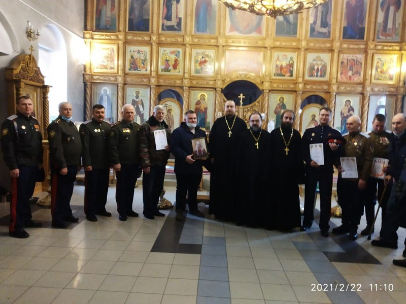 В Донском храме г. Новошахтинска состоялось награждение казаков станицы Мало-Несветаевская Черкасского округа