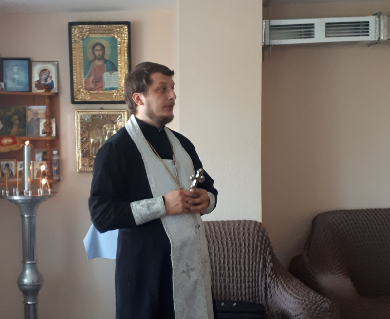 Иерей Александр Левчик с пастырским визитом посетил благополучателей реабилитационного отделения для граждан пожилого возраста и инвалидов в станице Боковской