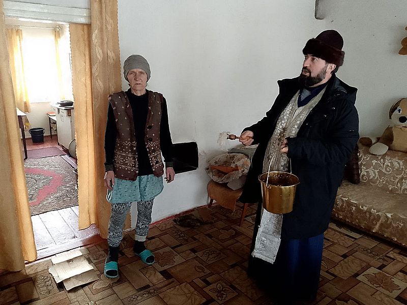 Освящение домов и поздравление семьи защитника в Кашарском районе