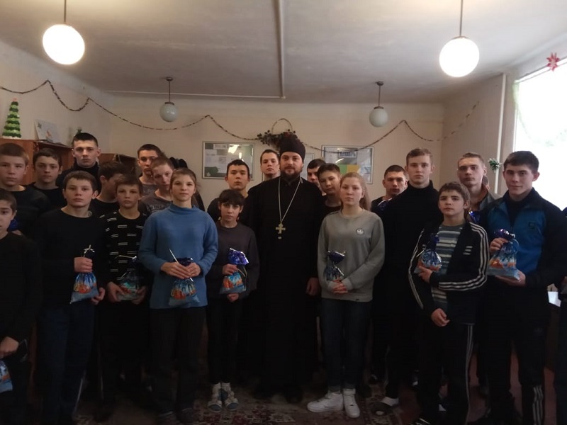 Воспитанников школы-интерната поздравили с Рождеством Христовым