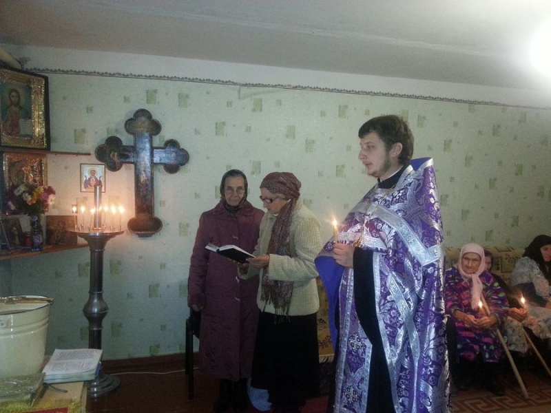 Священник Александр Левчик посетил реабилитационное отделение для граждан пожилого возраста и инвалидов ст. Боковской